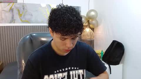 Snapshot of benjamintwink1 chatting on 10.16.25 BENJAMIN online show from 10.16.25