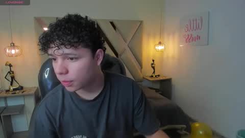 Snapshot of benjamintwink1 chatting on 10.26.25 BENJAMIN online show from 10.26.25