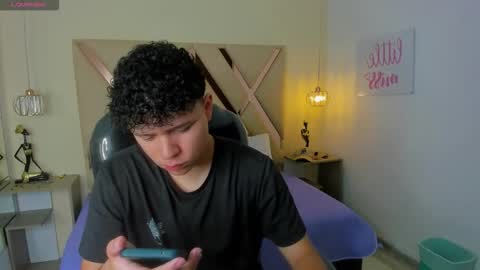 Snapshot of benjamintwink1 chatting on 11.02.25 BENJAMIN online show from 11.02.25