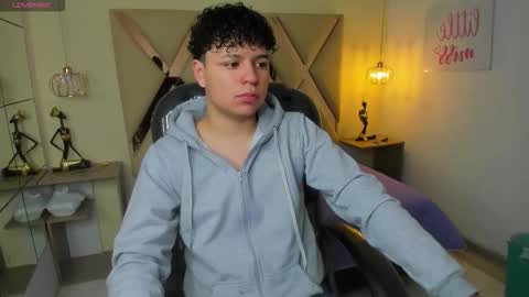 Snapshot of benjamintwink1 chatting on 11.05.25 BENJAMIN online show from 11.05.25