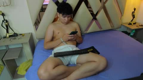 Snapshot of benjamintwink1 chatting on 11.07.25 BENJAMIN online show from 11.07.25