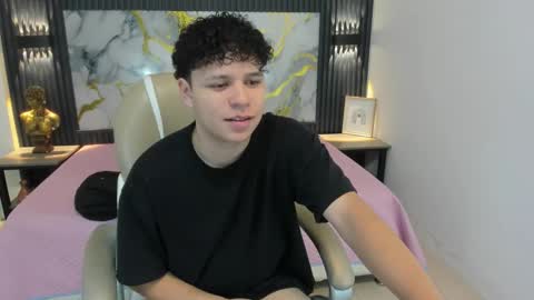 Snapshot of benjamintwink1 chatting on 11.13.25 BENJAMIN online show from 11.13.25