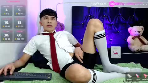 Snapshot of benji_hoter chatting on 09.30.25 Benji Hoter online show from 09.30.25