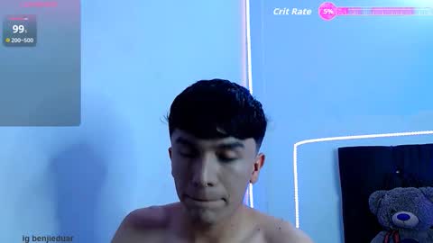 Snapshot of benji_hoter chatting on 11.14.25 Benji Hoter online show from 11.14.25