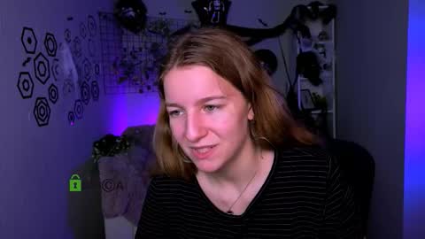 Snapshot of benny_duglas chatting on 10.25.25 Benny online show from 10.25.25