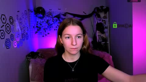 Snapshot of benny_duglas chatting on 10.26.25 Benny online show from 10.26.25