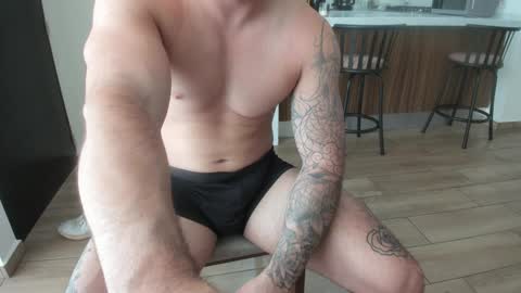 Snapshot of benthebodybuilder chatting on 12.20.24 Ben Braxton online show from 12.20.24