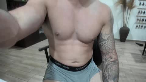 Snapshot of benthebodybuilder chatting on 12.31.24 Ben Braxton online show from 12.31.24