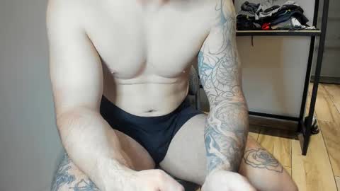 Snapshot of benthebodybuilder chatting on 10.17.25 Ben Braxton online show from 10.17.25