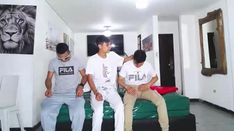 Snapshot of benz_boys chatting on 10.03.25 benz boys online show from 10.03.25