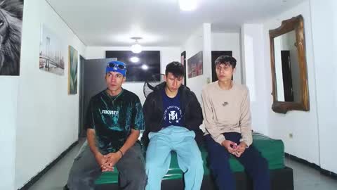 Snapshot of benz_boys chatting on 10.18.25 benz boys online show from 10.18.25