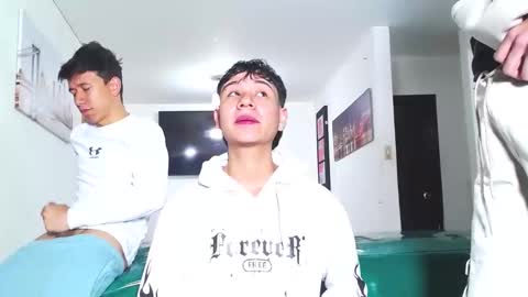 Snapshot of benz_boys chatting on 10.22.25 benz boys online show from 10.22.25