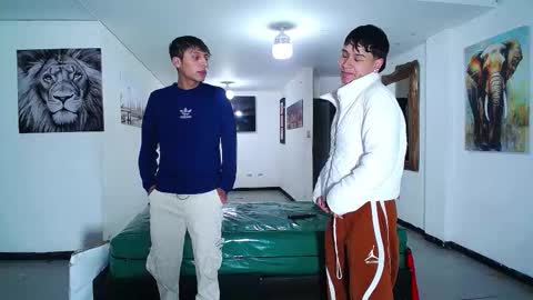 Snapshot of benz_boys chatting on 10.28.25 benz boys online show from 10.28.25