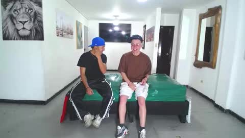 Snapshot of benz_boys chatting on 11.07.25 benz boys online show from 11.07.25