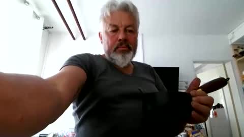 Snapshot of berg_boy chatting on 03.26.26 Martin online show from 03.26.26