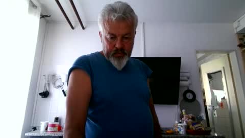 Snapshot of berg_boy chatting on 03.28.26 Martin online show from 03.28.26
