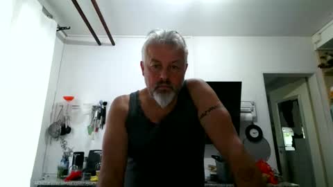 Snapshot of berg_boy chatting on 05.15.26 Martin online show from 05.15.26