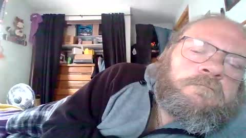 bergeeric1970 online show from 04.29.26