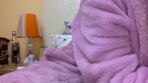 Snapshot of bermudatriangle12 chatting on 01.08.25 tixxie online show from 01.08.25