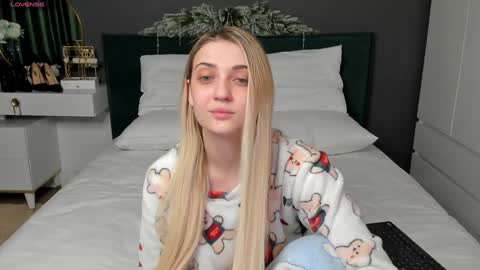 Amelia Ami Free Lovense control in pvt online show from 12.19.24