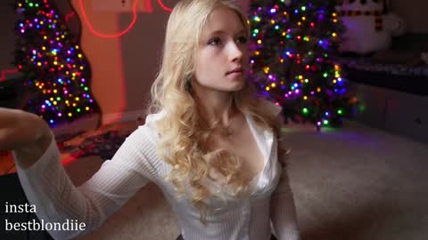 Chloe Next stream on Friday online show from 12.23.24
