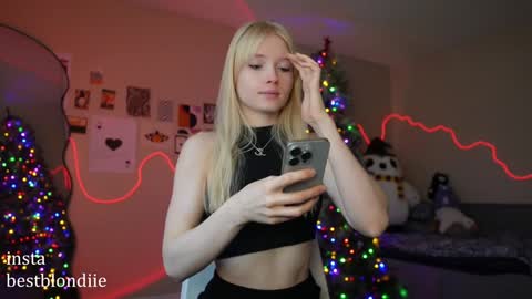 Chloe Next stream on Friday online show from 01.04.25