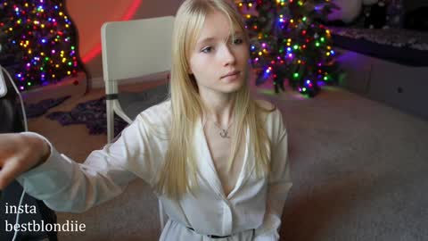 Chloe Next stream on Friday online show from 01.10.25