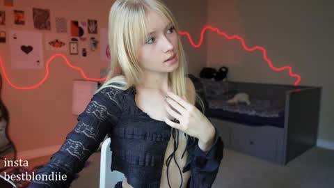 Chloe Next stream on Friday online show from 01.25.25