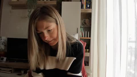 Snapshot of bestgirl_ofthe_neighborhood chatting on 02.03.25 Vicky   online show from 02.03.25