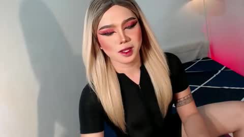 bestgirljulia online show from 11.20.25