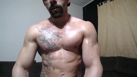 Snapshot of bestmuscle chatting on 10.04.25 bestmuscle online show from 10.04.25
