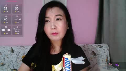 Snapshot of bet_lu chatting on 10.17.25 Bet Lu online show from 10.17.25