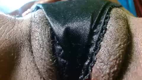 Snapshot of bethanywilsom chatting on 10.18.25 Bethany Wilson online show from 10.18.25