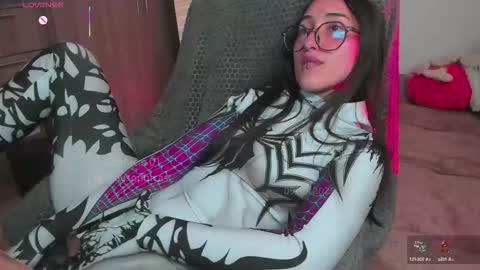 Snapshot of betsabe_butlers_ chatting on 10.05.25 Automatic Espresso Coffee Maker50000tkns left online show from 10.05.25