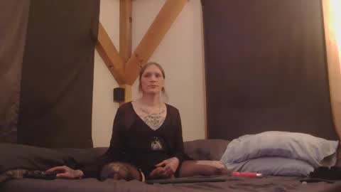 Betsy online show from 02.11.26