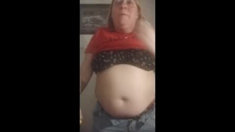 Snapshot of betsygore78 chatting on 02.16.26 betsygore78 online show from 02.16.26