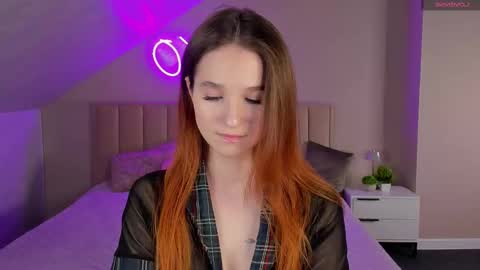 Snapshot of betty_nicolsson chatting on 10.22.25 Eva online show from 10.22.25