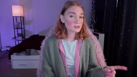 Snapshot of betty_witchy chatting on 11.05.25 Dory make me happier online show from 11.05.25