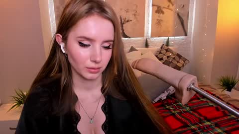 Snapshot of bettyrouse chatting on 12.28.24 Betty online show from 12.28.24