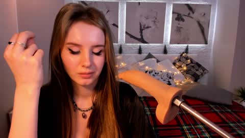 Snapshot of bettyrouse chatting on 12.30.24 Betty online show from 12.30.24