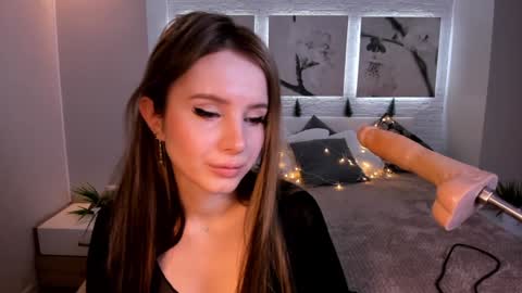 Snapshot of bettyrouse chatting on 01.03.25 Betty online show from 01.03.25