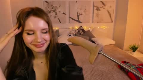 Snapshot of bettyrouse chatting on 01.24.25 Betty online show from 01.24.25