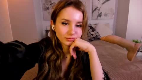 Snapshot of bettyrouse chatting on 02.15.25 Betty online show from 02.15.25