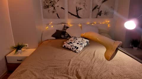 Snapshot of bettyrouse chatting on 02.20.25 Betty online show from 02.20.25