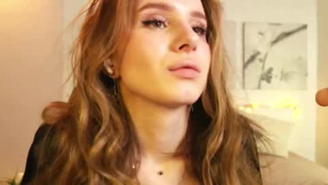 Snapshot of bettyrouse chatting on 03.03.25 Betty online show from 03.03.25