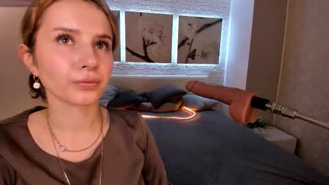 Snapshot of bettyrouse chatting on 09.20.25 Betty online show from 09.20.25