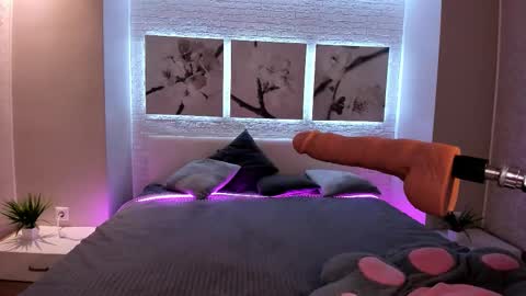 Snapshot of bettyrouse chatting on 10.14.25 Betty online show from 10.14.25