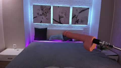 Snapshot of bettyrouse chatting on 10.21.25 Betty online show from 10.21.25