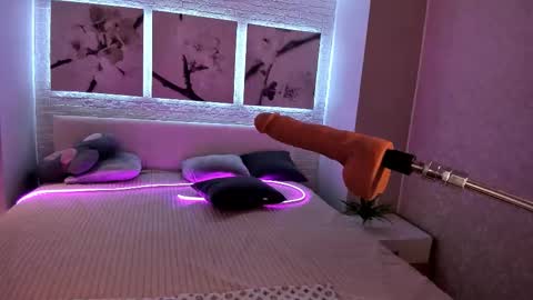 Snapshot of bettyrouse chatting on 10.26.25 Betty online show from 10.26.25