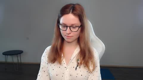 Snapshot of bettystar_ chatting on 12.10.24 Betty online show from 12.10.24